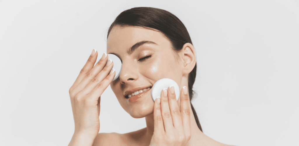 ¿Qué es un Análisis Facial Profesional y cómo puede mejorar tu rutina de cuidado de la piel?